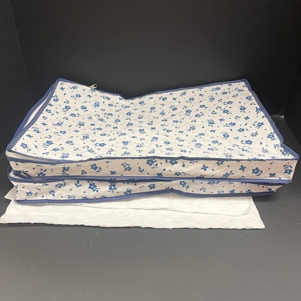 Lillian Vernon Quilted Floral Storage Bags Blue White Set‎ of 2 Zippered Cases